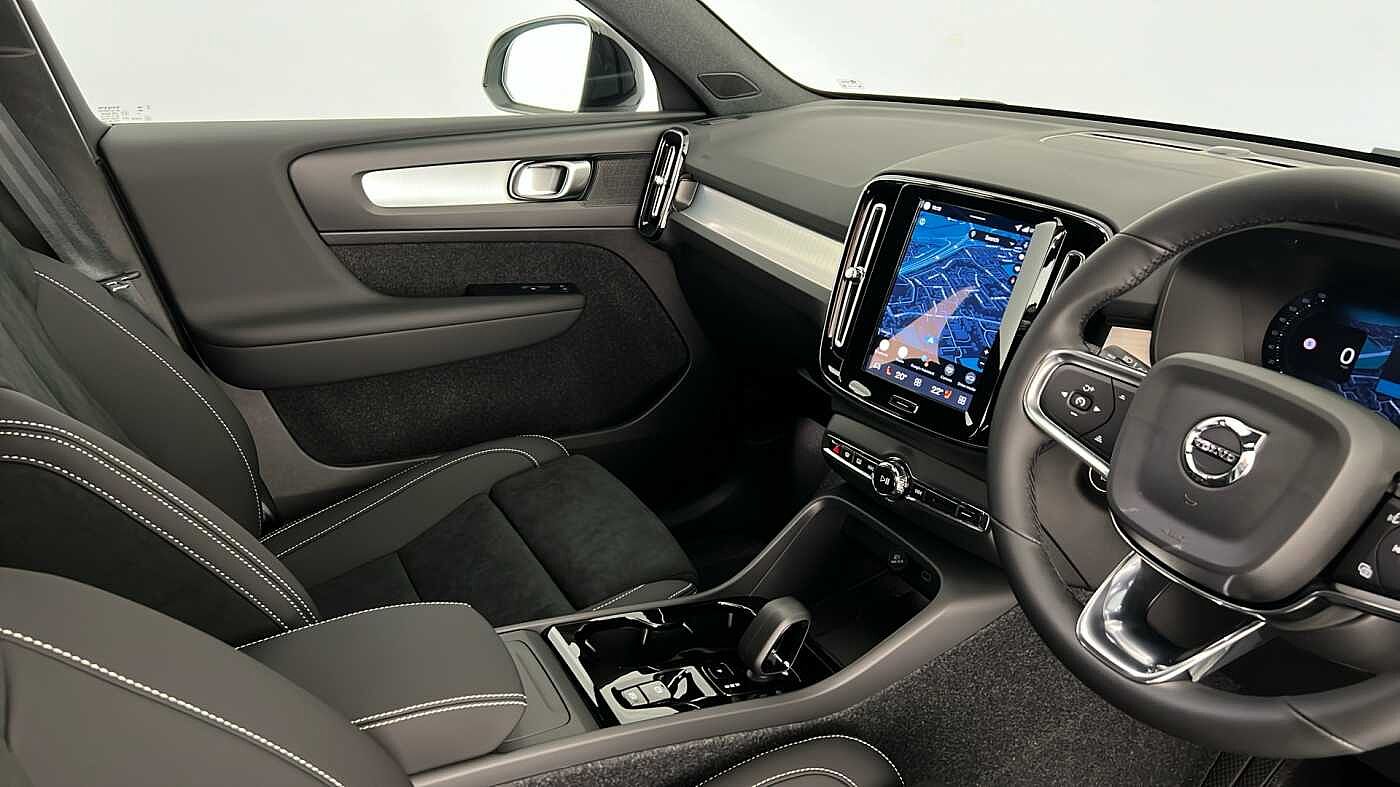 Used Volvo XC40 2025 for sale - 77210241: Photo 35