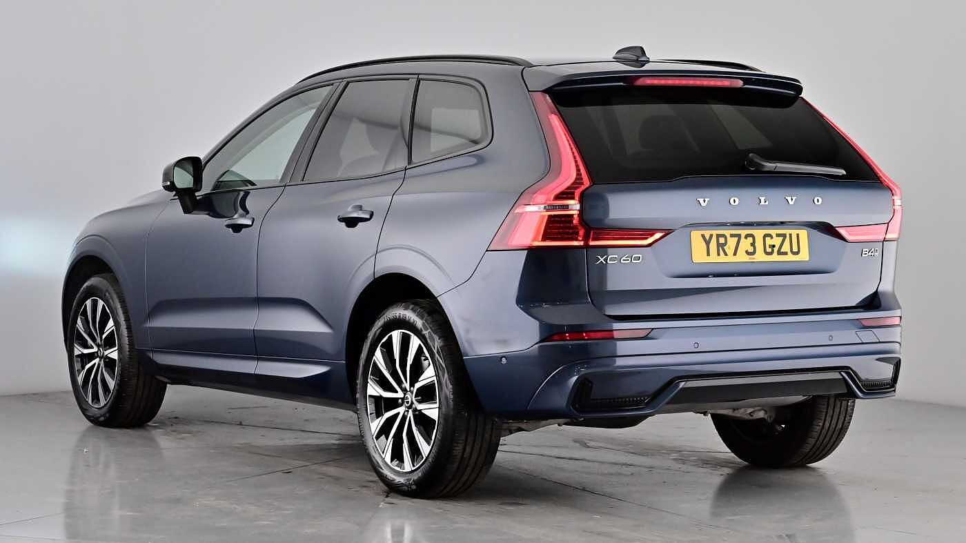 Used Volvo XC60 2023 for sale - 75946685: Photo 2