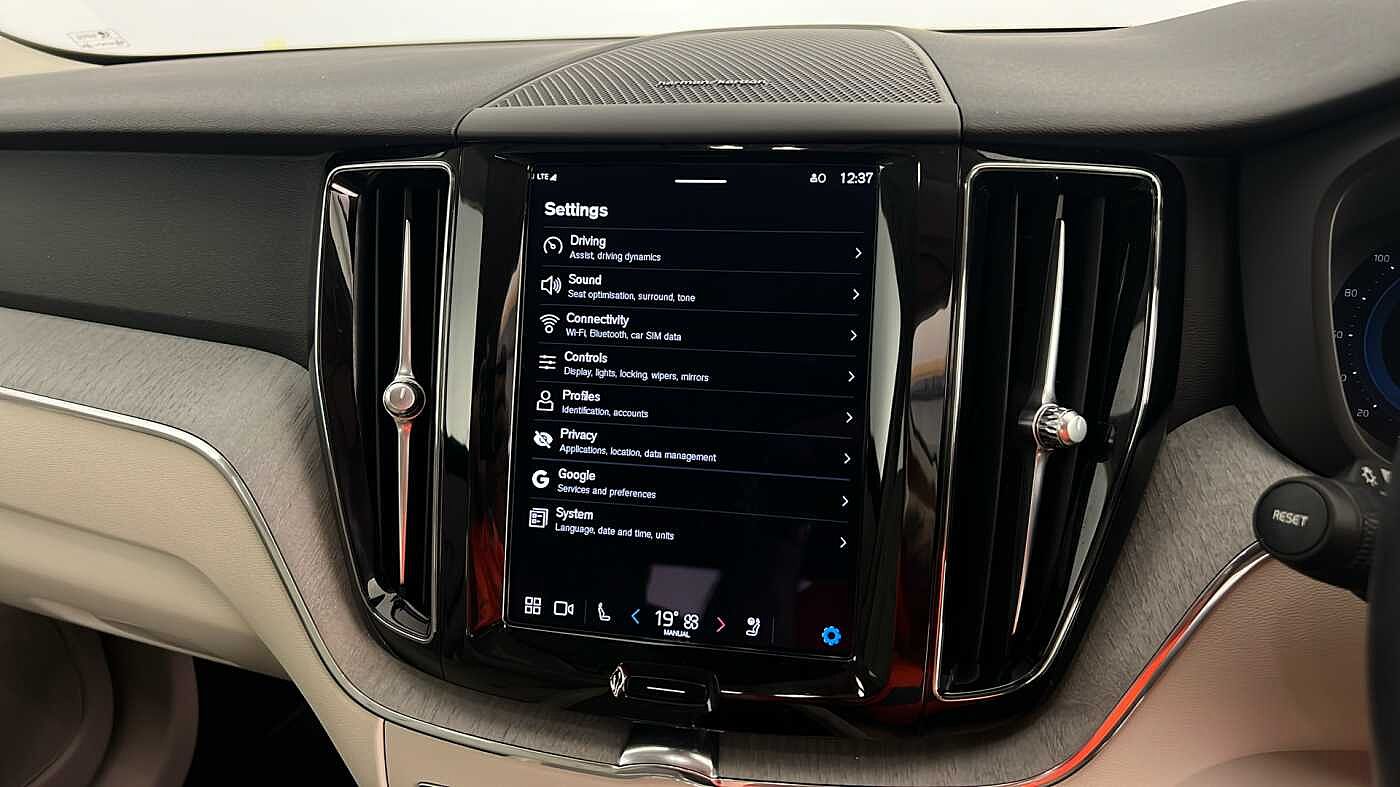 Used Volvo XC60 2023 for sale - 75946685: Photo 35