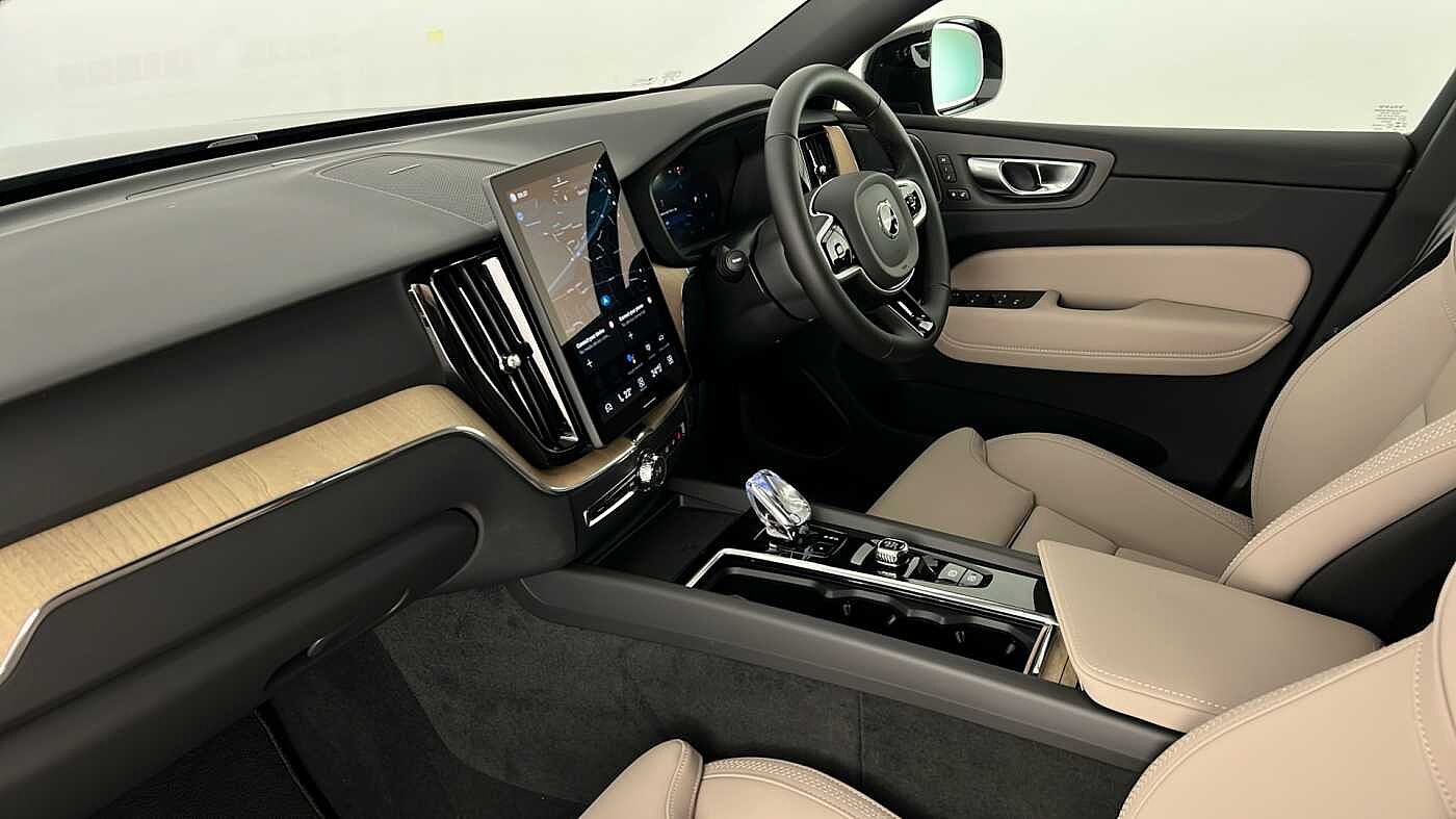 Used Volvo XC60 2025 for sale - 77235502: Photo 3