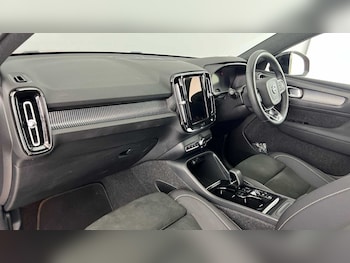 Used Volvo XC40 2022 for sale - 79570844: Photo