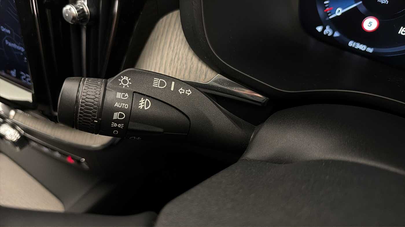 Used Volvo XC60 2018 for sale - 77778418: Photo 37