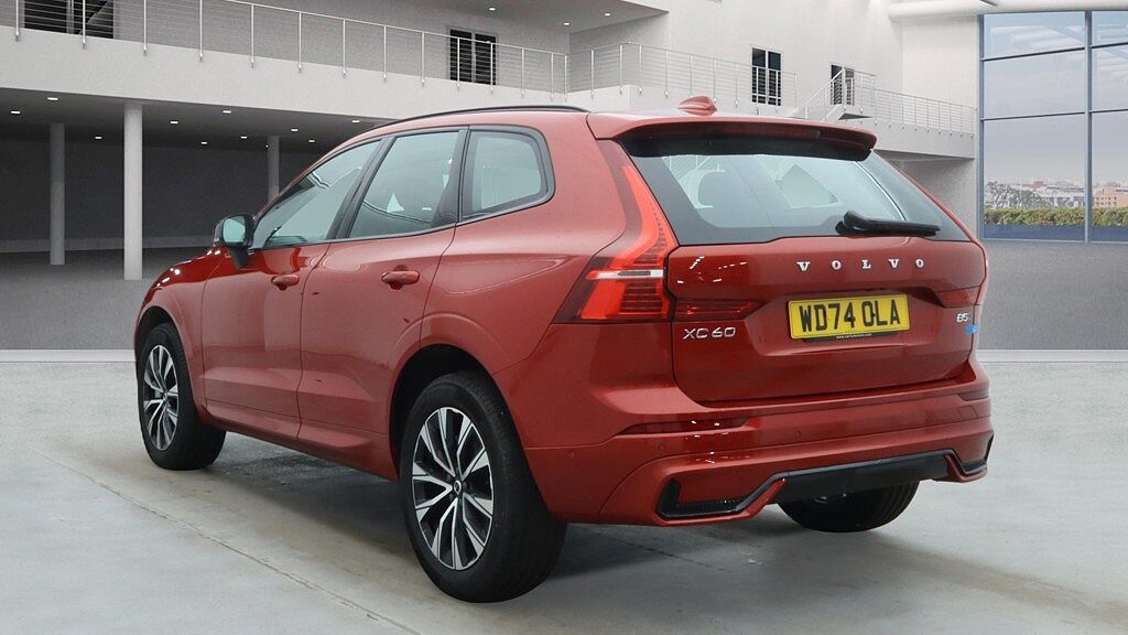 Used Volvo XC60 2025 for sale - 77420377: Photo 2