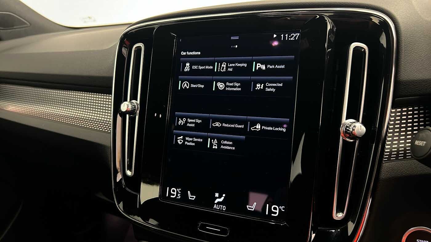 Used Volvo XC40 2021 for sale - 76023201: Photo 35