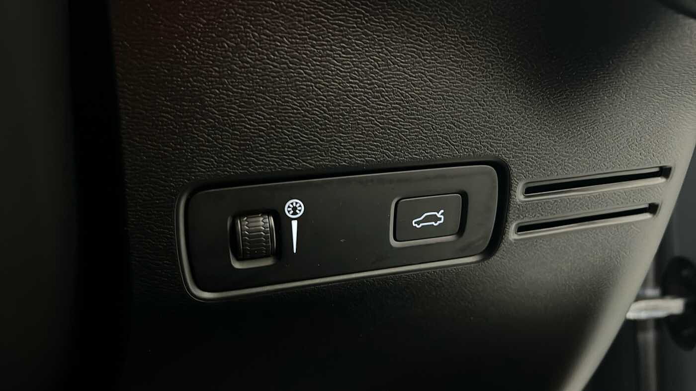 Used Volvo XC40 2021 for sale - 76023201: Photo 38