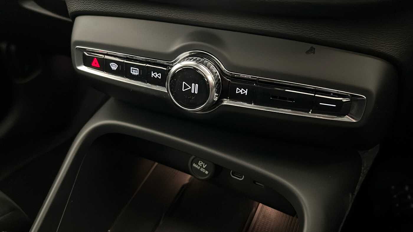 Used Volvo XC40 2024 for sale - 76172305: Photo 44