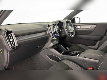 Used Volvo XC40 2022 for sale - 79392638: Photo