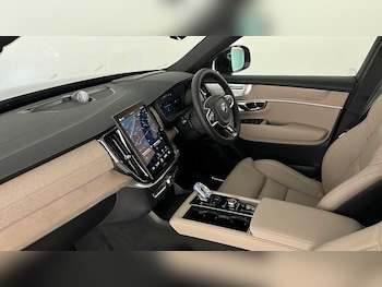 Used Volvo XC90 2025 for sale - 76384393: Photo