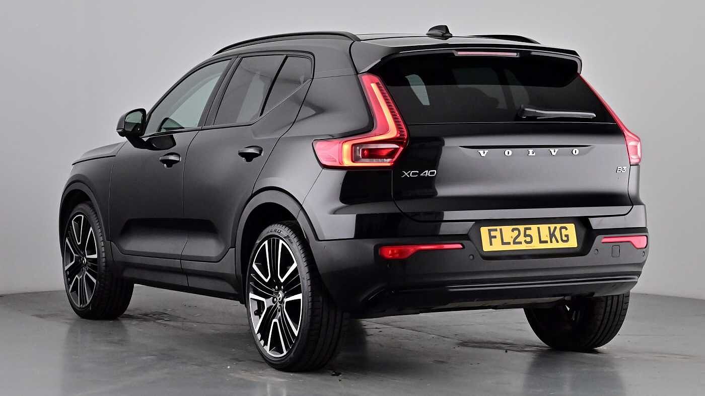 Used Volvo XC40 2025 for sale - 77035873: Photo 2