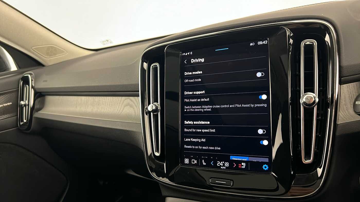 Used Volvo XC40 2025 for sale - 77035873: Photo 32