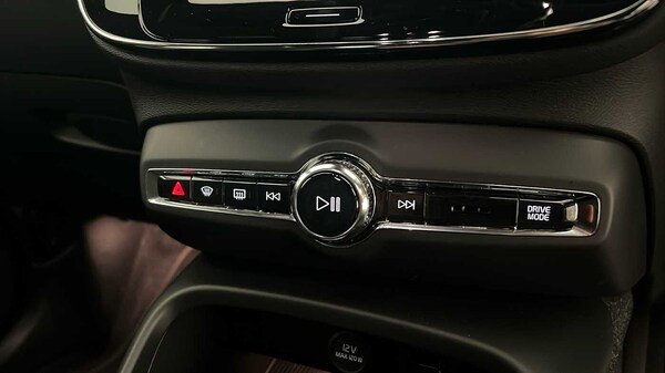 Used Volvo XC40 2022 for sale - 75775951: Photo 38
