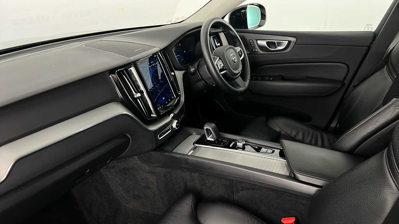 Used Volvo XC60 2023 for sale - 77235500: Photo 3