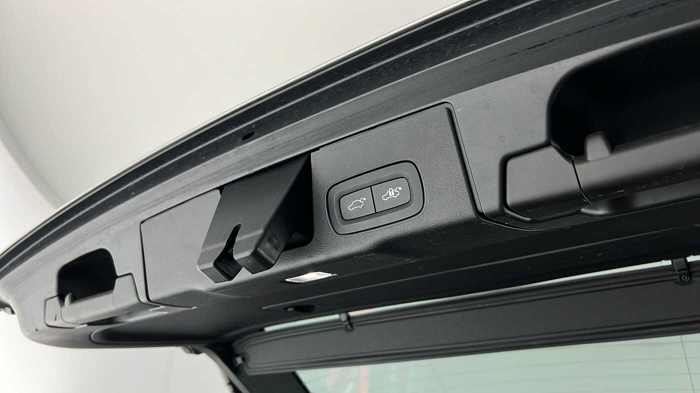 Used Volvo XC60 2023 for sale - 77235500: Photo 30