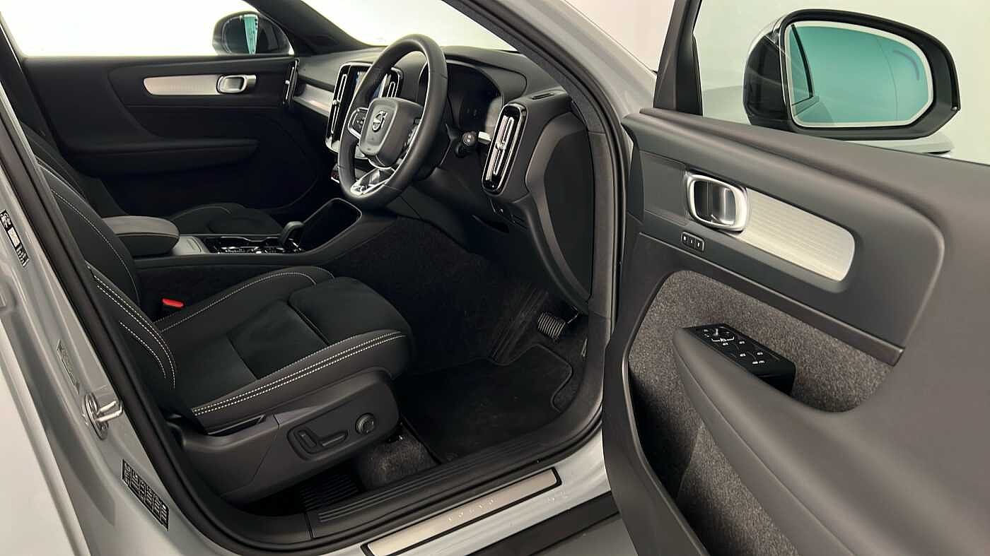 Used Volvo XC40 2025 for sale - 76780319: Photo 15