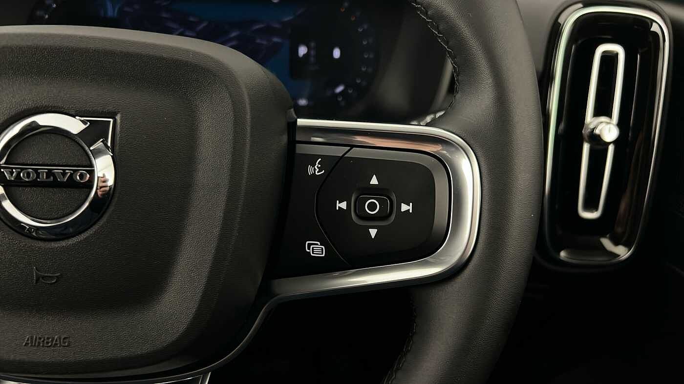 Used Volvo XC40 2025 for sale - 76780319: Photo 18