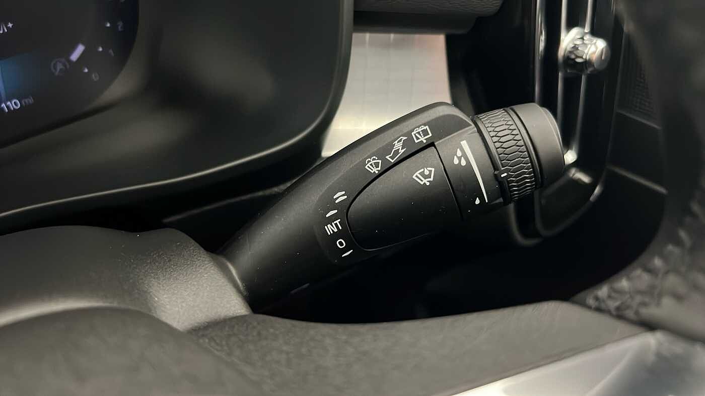 Used Volvo XC40 2025 for sale - 76780319: Photo 37