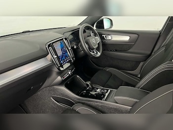 Used Volvo XC40 2025 for sale - 76780319: Photo