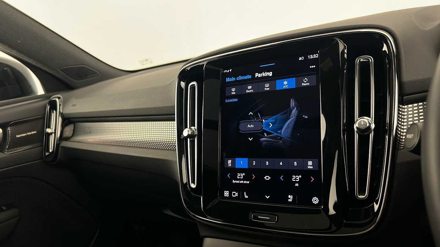 Used Volvo XC40 2023 for sale - 77035875: Photo 17