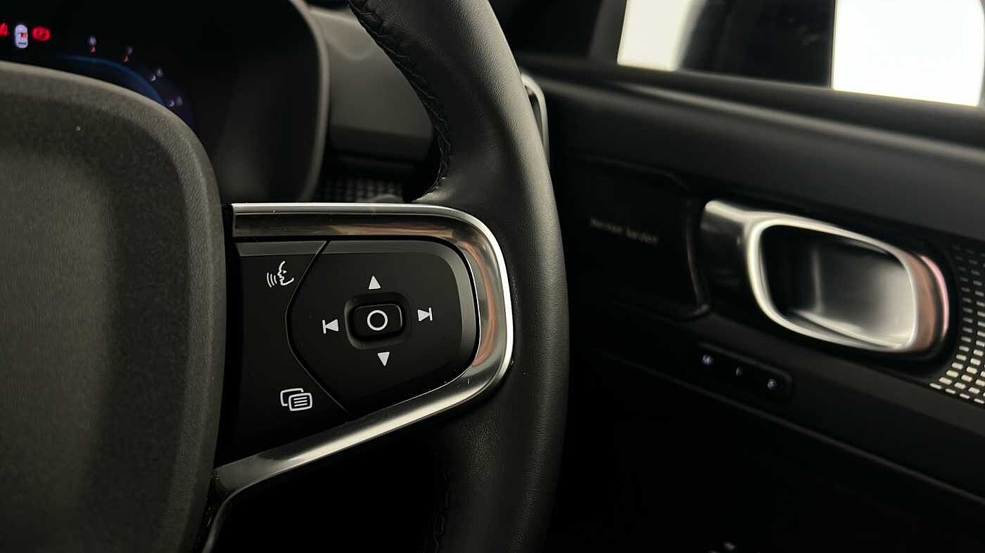 Used Volvo XC40 2023 for sale - 77035875: Photo 19