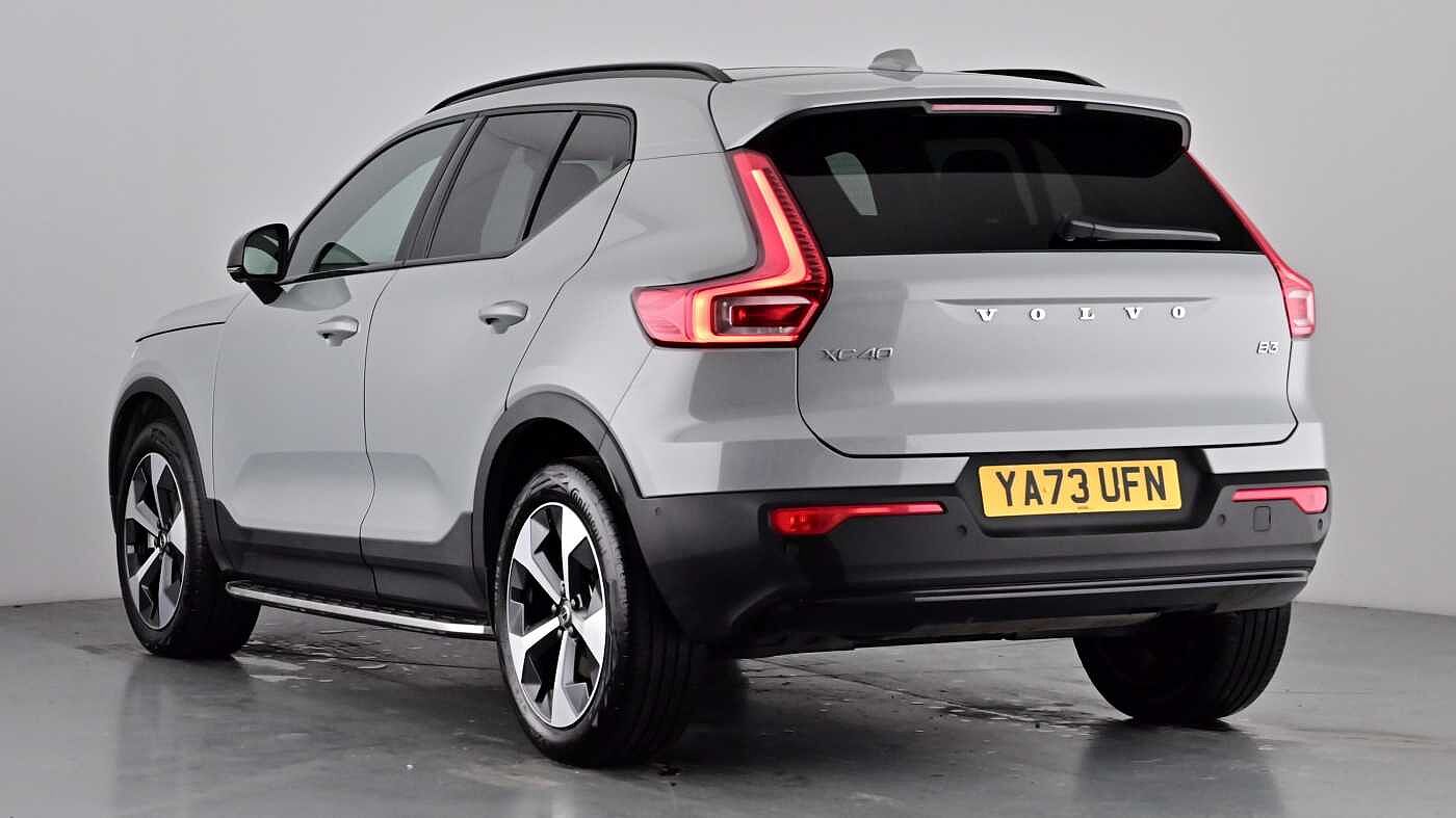 Used Volvo XC40 2023 for sale - 77035875: Photo 2