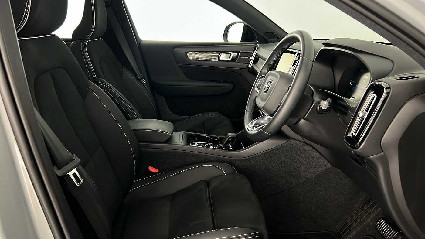 Used Volvo XC40 2023 for sale - 77035875: Photo 24