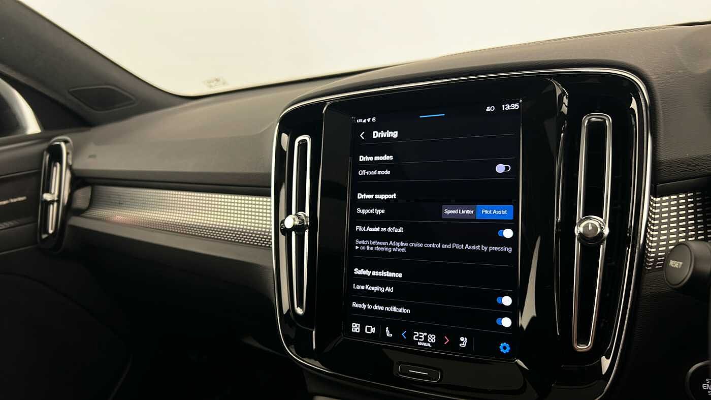 Used Volvo XC40 2023 for sale - 77035875: Photo 28