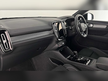 Used Volvo XC40 2023 for sale - 77035875: Photo
