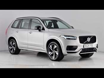 2024 - Plus Dark T8 AWD Plug-in hybrid Panoramic Sunroof Adaptive Cruise Auto 5-Door