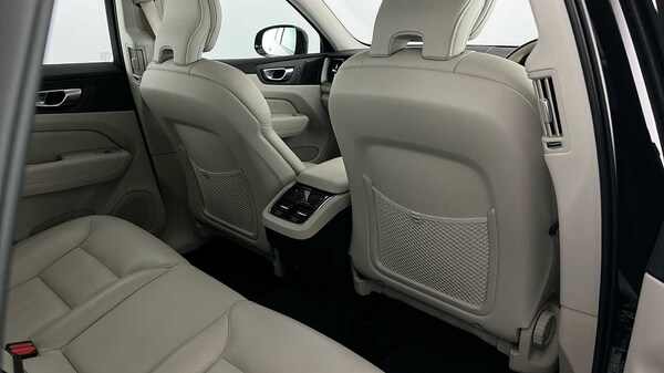 Used Volvo XC60 2021 for sale - 76221851: Photo 15