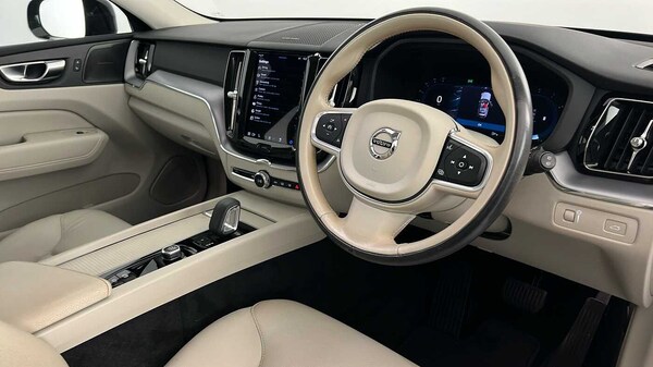 Used Volvo XC60 2021 for sale - 76221851: Photo 16