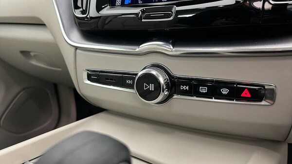 Used Volvo XC60 2021 for sale - 76221851: Photo 37