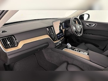 Used Volvo XC60 2025 for sale - 77897150: Photo