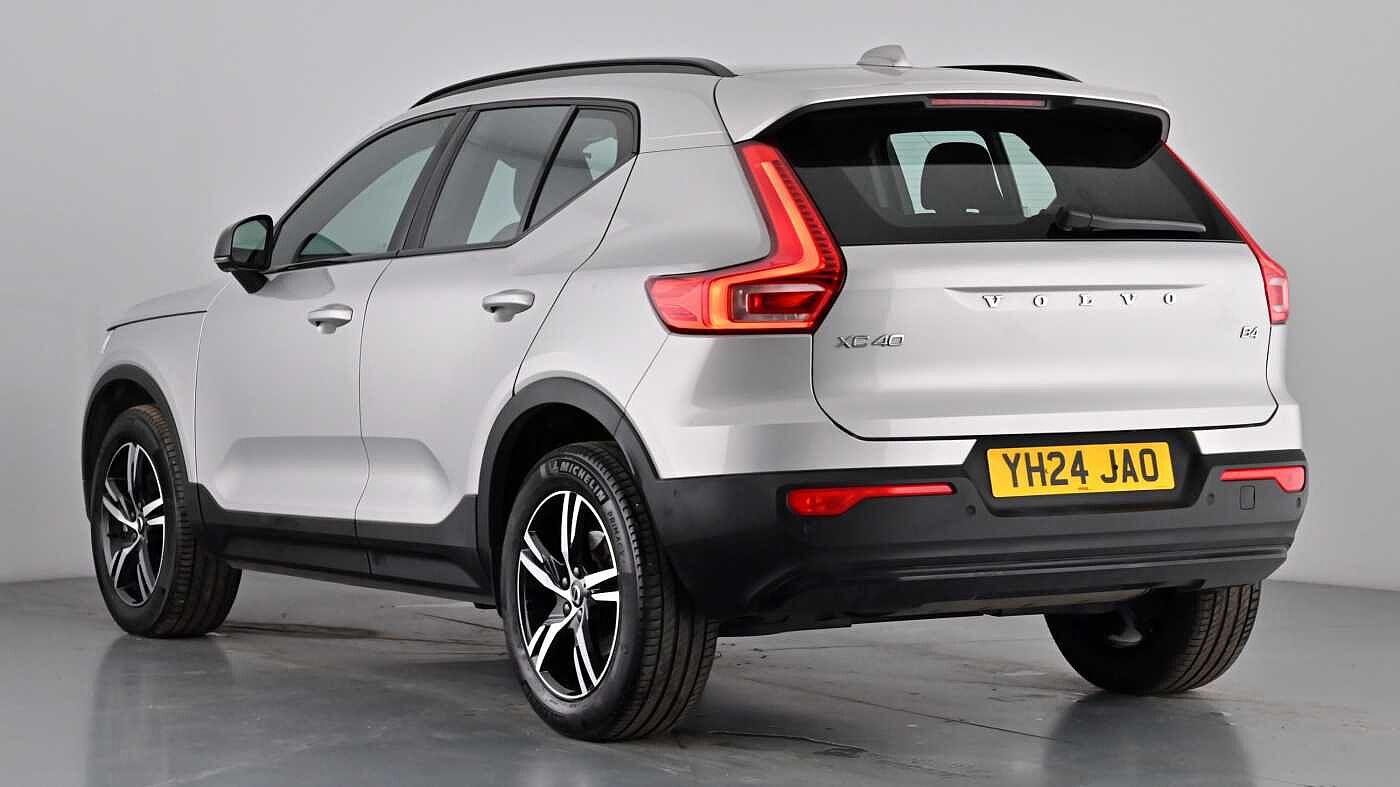 Used Volvo XC40 2024 for sale - 77095352: Photo 2