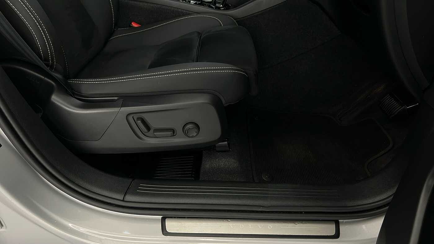 Used Volvo XC40 2024 for sale - 77095352: Photo 34