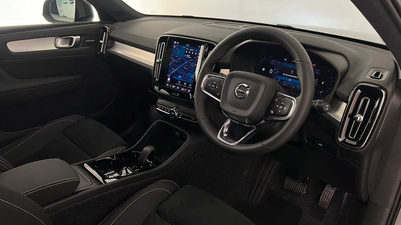 Used Volvo XC40 2025 for sale - 77160695: Photo 3