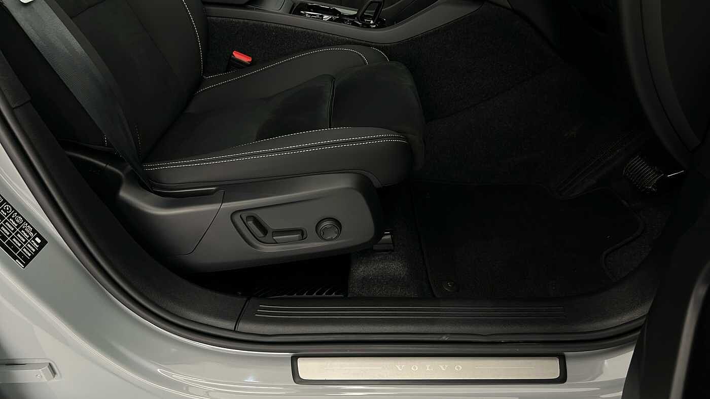 Used Volvo XC40 2025 for sale - 77160695: Photo 33