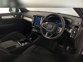 Used Volvo XC40 2025 for sale - 77160695: Photo