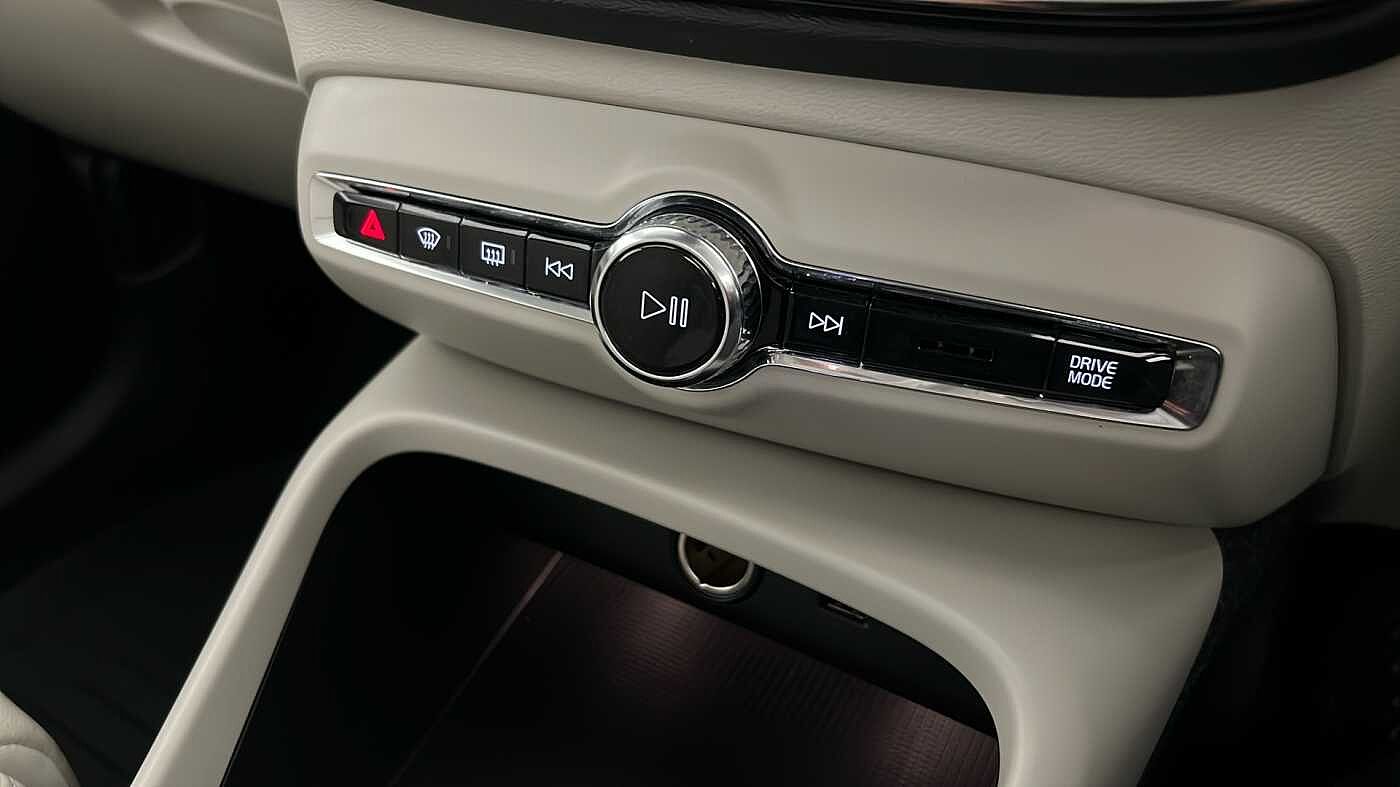 Used Volvo XC40 2021 for sale - 76780323: Photo 45