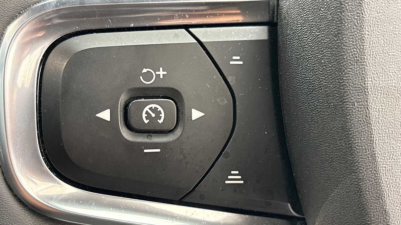 Used Volvo XC40 2022 for sale - 77235495: Photo 24