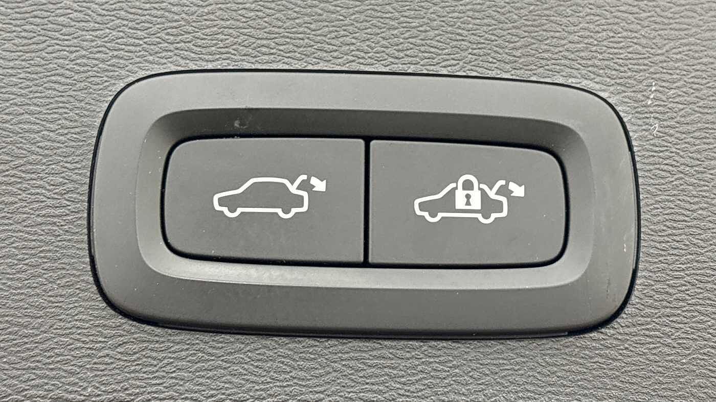 Used Volvo XC40 2022 for sale - 77312369: Photo 18