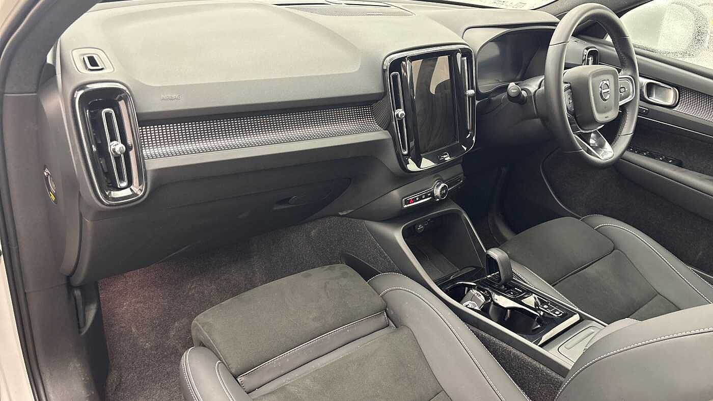 Used Volvo XC40 2025 for sale - 77702727: Photo 3