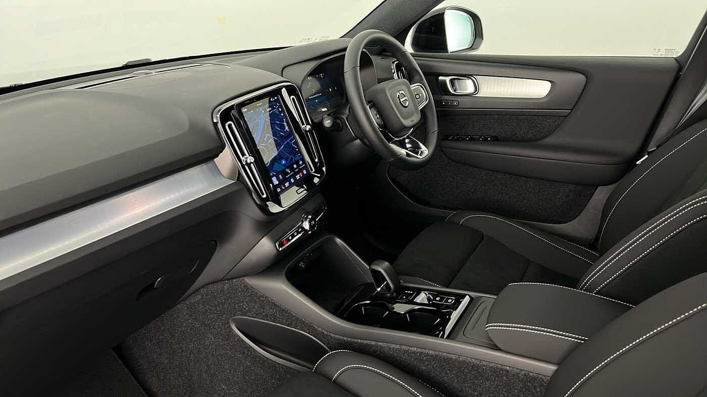 Used Volvo XC40 2025 for sale - 77210242: Photo 3