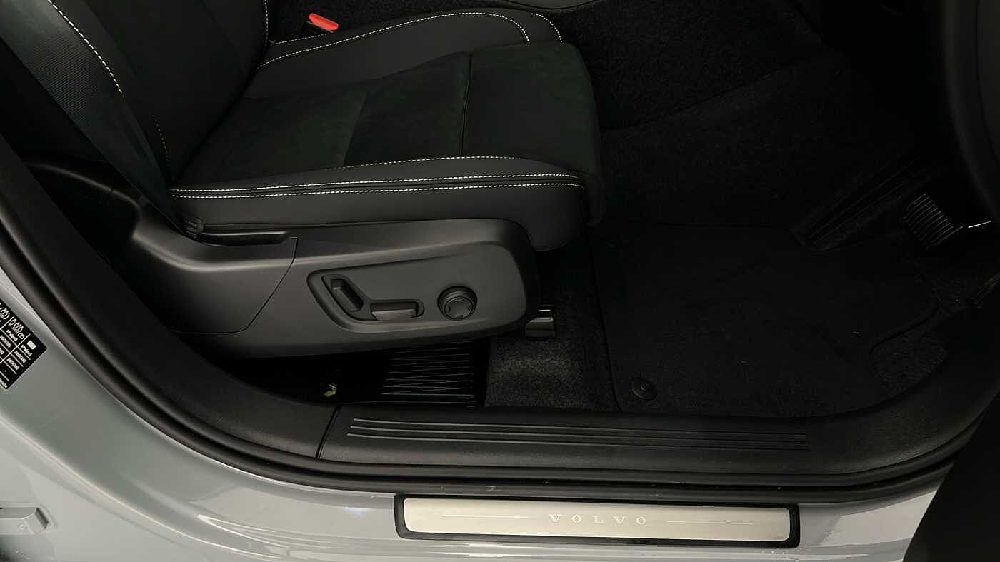 Used Volvo XC40 2025 for sale - 77210242: Photo 33