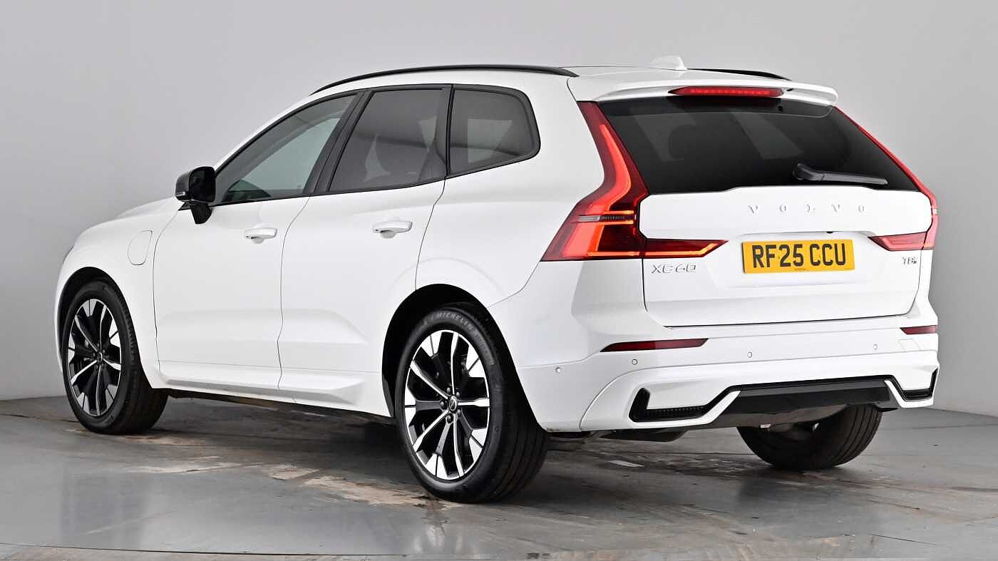 Used Volvo XC60 2025 for sale - 78133519: Photo 2