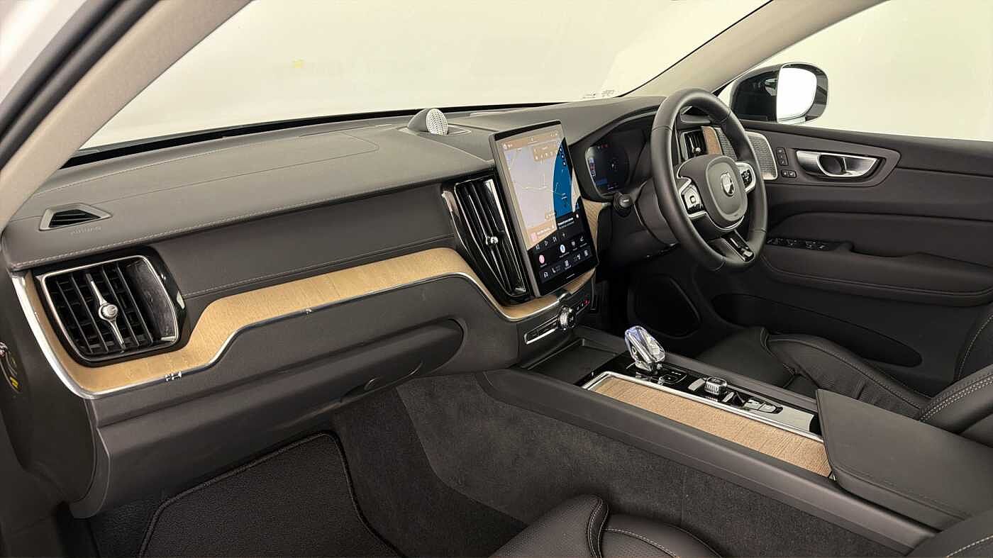 Used Volvo XC60 2025 for sale - 78133519: Photo 3