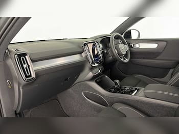 Used Volvo XC40 2026 for sale - 79800701: Photo