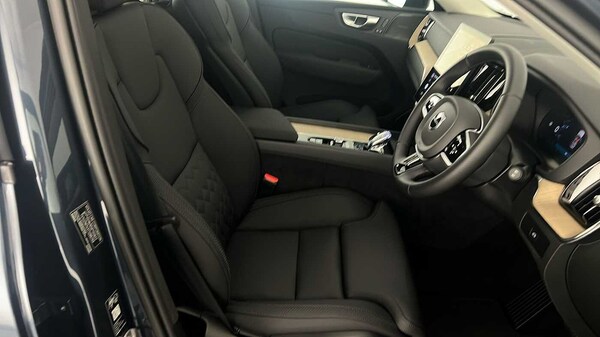 Used Volvo XC60 2025 for sale - 76302431: Photo 17