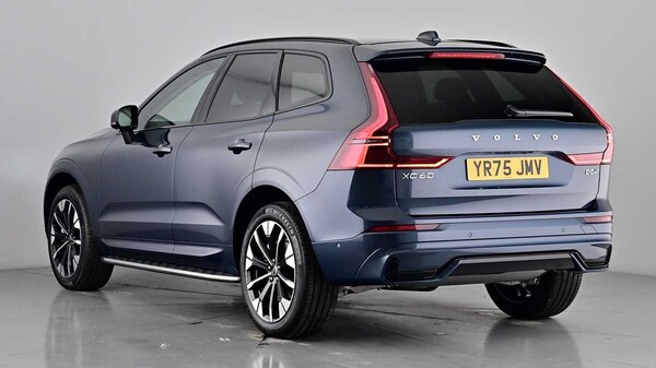 Used Volvo XC60 2025 for sale - 76302431: Photo 2