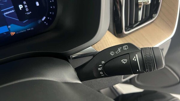 Used Volvo XC60 2025 for sale - 76302431: Photo 31