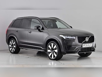 2024 - Ultra Dark T8 AWD Plug-in hybrid Air Suspension Panoramic Sunroof 5-Door